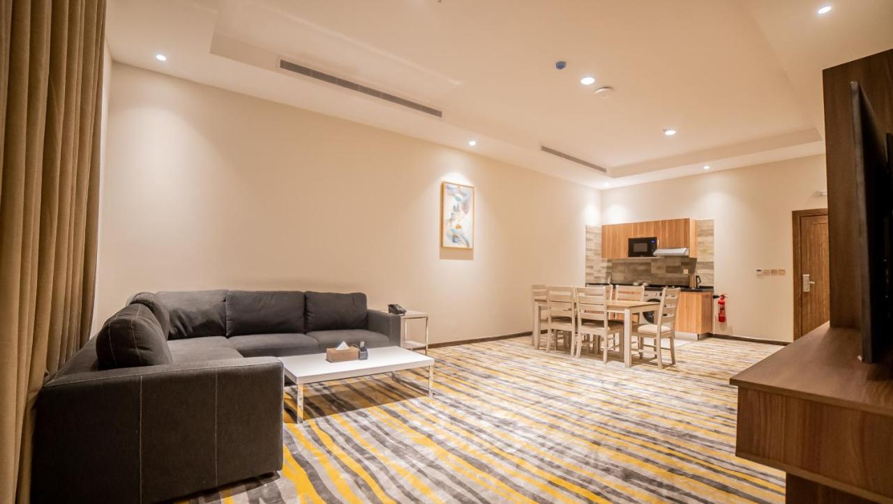 Diyar Home Hotel Baljurashi Esterno foto