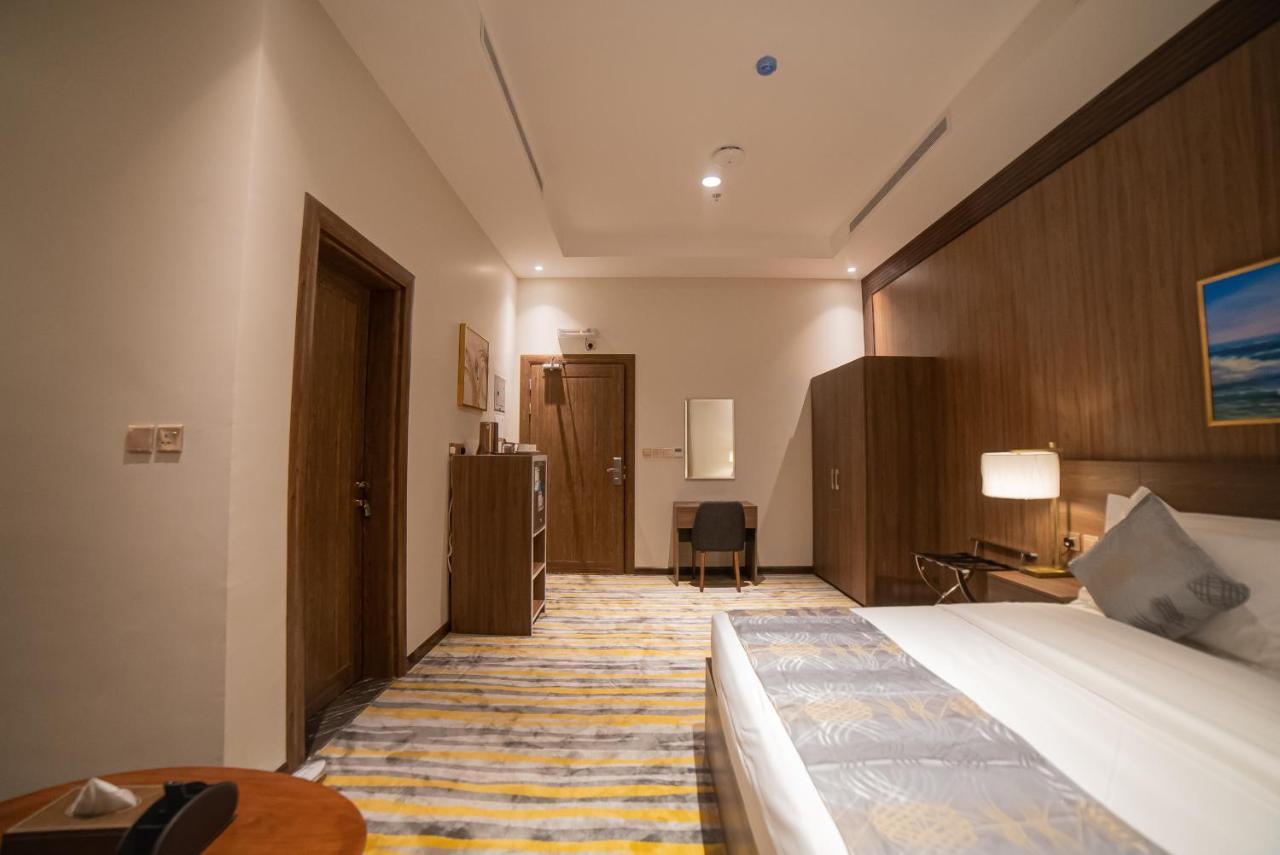 Diyar Home Hotel Baljurashi Esterno foto