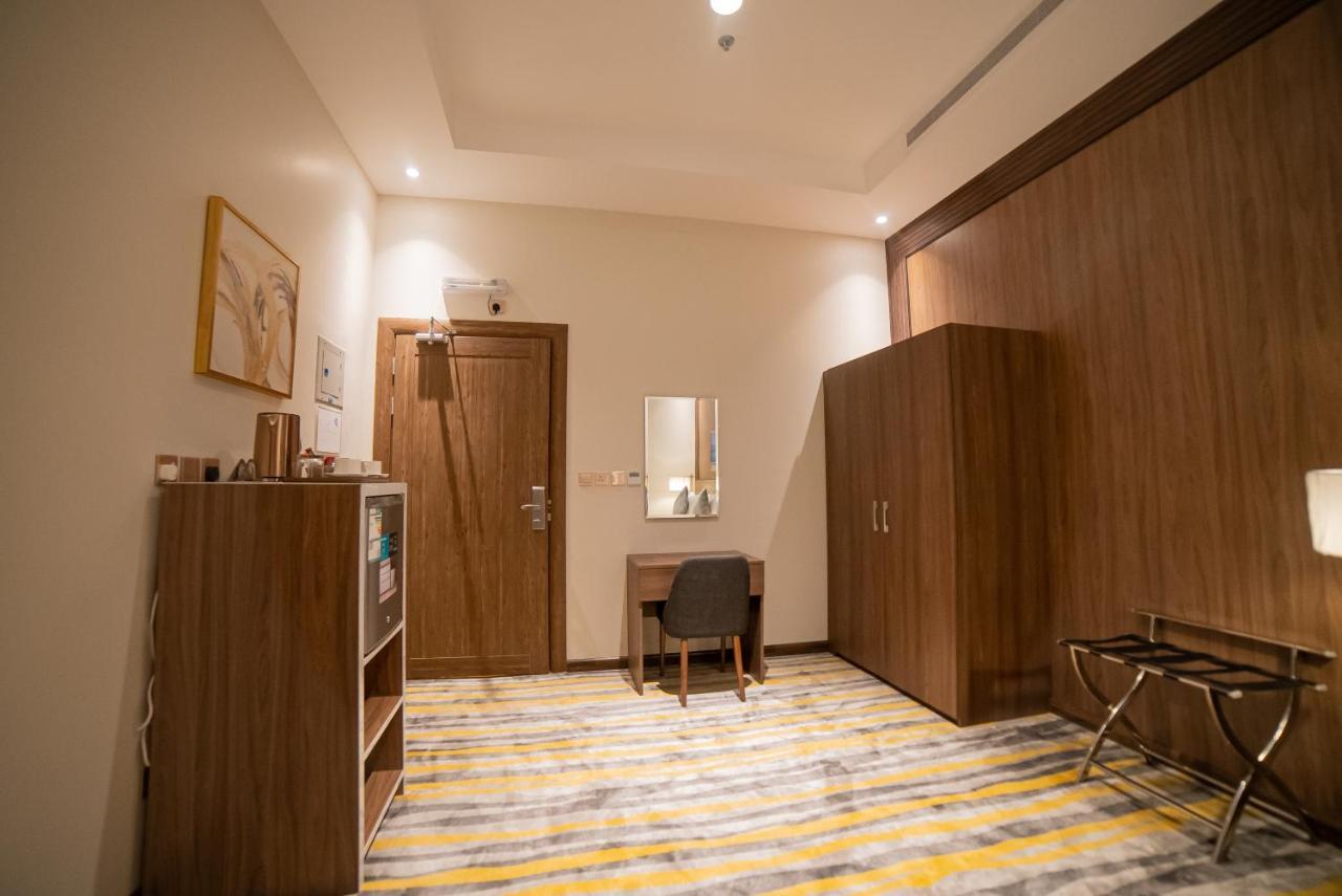 Diyar Home Hotel Baljurashi Esterno foto